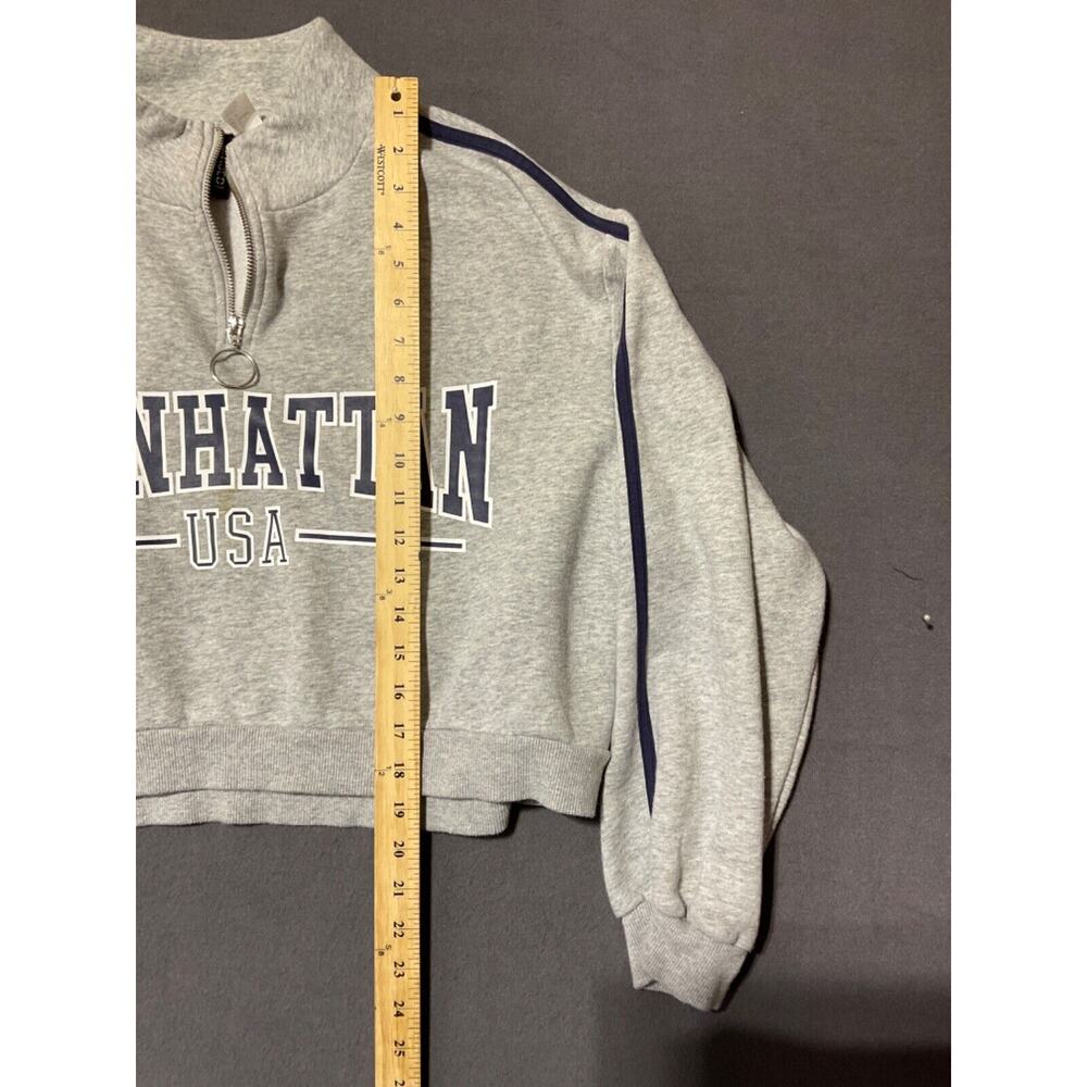 H&M Divided Manhattan USA Gray Cropped Sweater 1/4 Zip Size L Collared - flaw - Picture 4 of 5